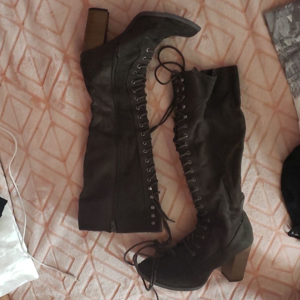 Brown Boots 👢 OBO